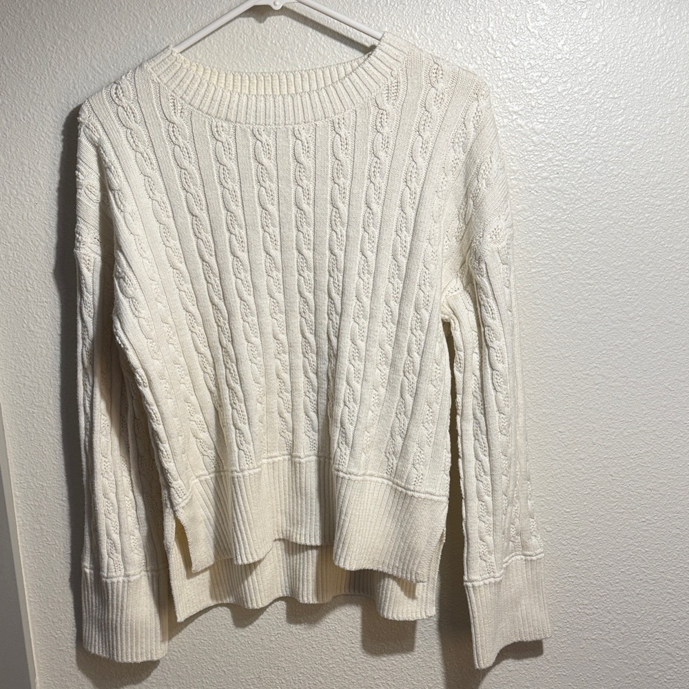 Classic Cable Knit Sweater in Cream